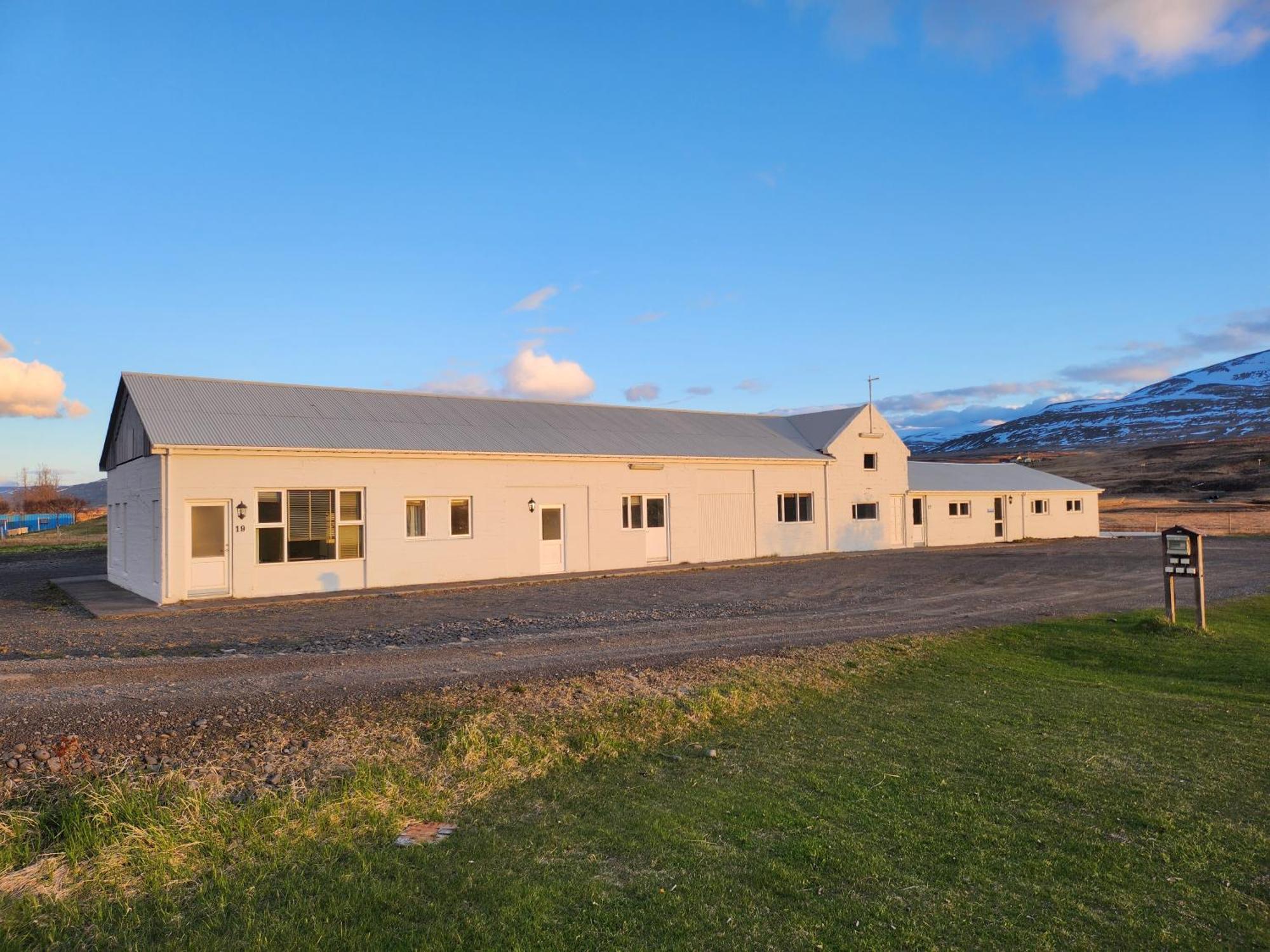Fjos Guesthouse Varmahlid  Eksteriør bilde